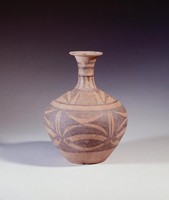 藏品(石嶺下花開紋黑彩細頸壺)的圖片