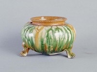 藏品(唐三彩小貼花三足爐)的圖片