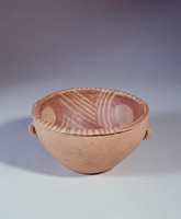 藏品(馬家窯紅彩渦漩紋雙耳缽)的圖片