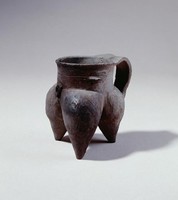 藏品(龍山文化黑陶單耳三足斝)的圖片