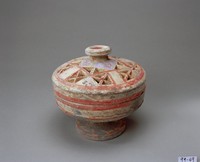 藏品(蓋缽形灰陶加彩薰爐)的圖片
