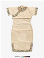 藏品(白緞團花鑲繡短袖旗袍)的圖片