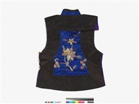 藏品(藍緞黑邊盤金繡花背心)的圖片