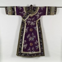 藏品(紫紗彩繡旗袍)的圖片