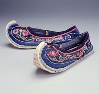 藏品(繡花女鞋)的圖片