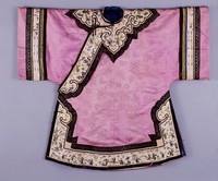 藏品(淺紫色提花緞大襟女袍)的圖片