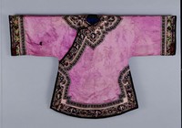 藏品(紫色提花緞大襟女袍)的圖片