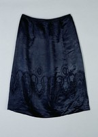 藏品(鐵灰色大花邊女裙)的圖片