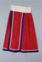 藏品(大紅色提花綢百褶裙)的圖片