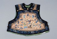 藏品(土黃色素緞女嬰花背心)的圖片