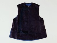 藏品(暗紫色提花棉緞琵琶襟背心)的圖片