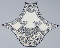 藏品(白棉布布如意紋肚兜)的圖片