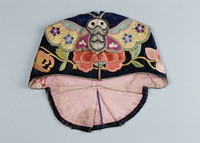 藏品(牡丹蝴蝶紋繡童帽)的圖片