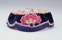 藏品(牡丹彩繡童帽)的圖片