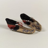 藏品(棕色繡花尖頭三寸金蓮)的圖片