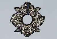 藏品(白地雙桃形雲肩)的圖片