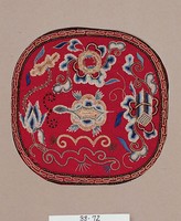 藏品(花卉元寶鎖針繡枕)的圖片