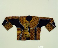 藏品(魯凱族男子長袖短上衣)的圖片