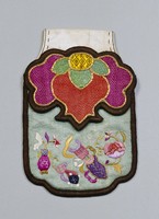 藏品(大石橊覆口繡花荷包)的圖片