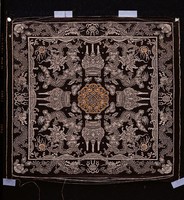 藏品(黑緞地凳子面)的圖片