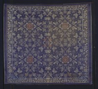 藏品(藍緞地桌面)的圖片