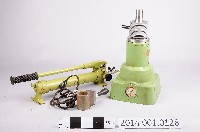 藏品(不明工具 (附Buehler液壓鑲嵌機自動加熱器))的圖片