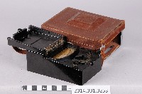 藏品(電表及其攜行皮盒)的圖片