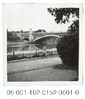 藏品(取景中山橋的小男童)的圖片