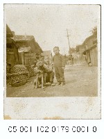 藏品(康樂里眷村生活照-兩名男孩與狗)的圖片