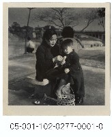 藏品(兒童樂園的基隆河畔-等待野餐玉米)的圖片