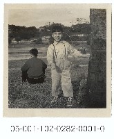 藏品(兒童樂園的基隆河畔-嬉戲中的小男童)的圖片