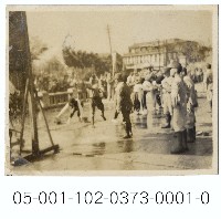 藏品(龍山寺前消防演練-對消防假想目標潑水)的圖片