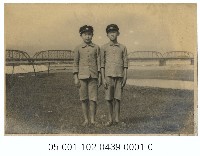 藏品(臺北大橋前合影)的圖片