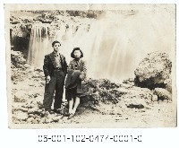 藏品(北投瀑布前合影（-一對男女）)的圖片