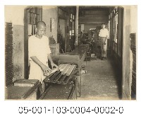 藏品(燐寸生產照片-刷磷機)的圖片