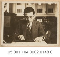 藏品(使用算盤的男職員1)的圖片