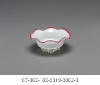 藏品(日據時期修補之碗、杯)的圖片