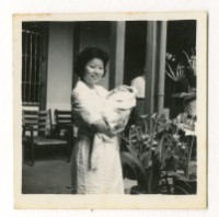 藏品(涂炳榔妻子與嬰兒照)的圖片