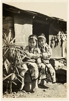 藏品(劉美蜺與劉美虹四歲合照（1956年）)的圖片