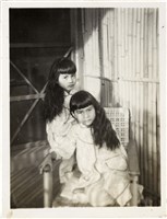 藏品(劉美蜺與劉美虹國小二年級時合照（1961年）)的圖片