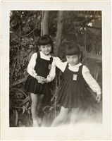 藏品(劉美蜺與劉美虹國小一年級時合照（1960年）)的圖片