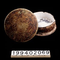 藏品(菸草盒)的圖片