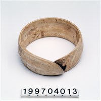 藏品(貝製腕飾)的圖片