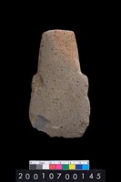 藏品(有肩石斧)的圖片