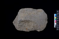 藏品(磨製石斧殘件)的圖片