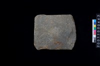 藏品(磨製石斧殘件)的圖片