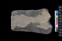 藏品(打製石斧殘件)的圖片