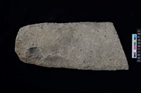 藏品(打製石斧殘件)的圖片