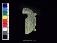 藏品(帶四突起圓核玦形玉耳飾)的圖片