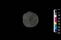 藏品(帶穿圓板)的圖片